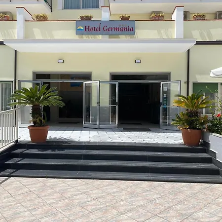 Hotel Germania 3*