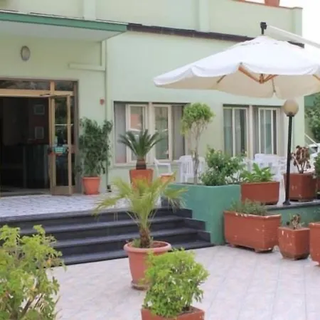 Hotel Germania 3*